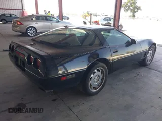 1995 Chevrolet Corvette with VIN 1G1YY22P7S5115730, listed as a IAAI auction lot 42066367 with 185,259 mi miles. Bid and sale history available at carsss.com. Image 4.