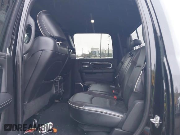 2022 Ram 2500 Laramie z VIN 3C6UR5FL2NG377414, wystawiony jako IAAI lot #41492443 z przebiegiem 100 477 mil mil oraz . Historia ofert i sprzedaży dostępna na DreamBid. Obrazek 8.