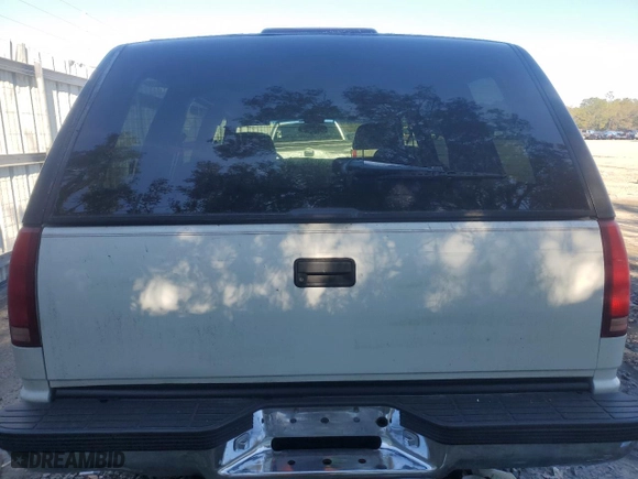 1998 Chevrolet Tahoe with VIN 1GNEK13R1WJ337920, listed as a Copart auction lot 87157844 with 207,952 mi miles and Clean Title. Bid and sale history available at carsss.com. Image 6.