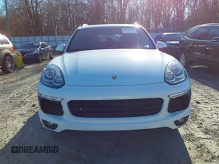 2016 Porsche Cayenne z VIN WP1AA2A2XGKA09945, wystawiony jako IAAI lot #41645654 z przebiegiem 79 327 mil mil oraz . Historia ofert i sprzedaży dostępna na DreamBid. Obrazek 12.