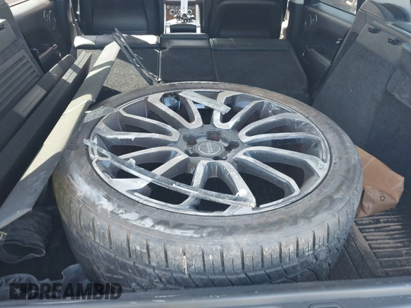 2016 Land Rover Range Rover Autobiography with VIN SALGV2EF5GA303264, listed as a IAAI auction lot 41133721 with 129,041 mi miles and . Bid and sale history available at DreamBid. Image 18.