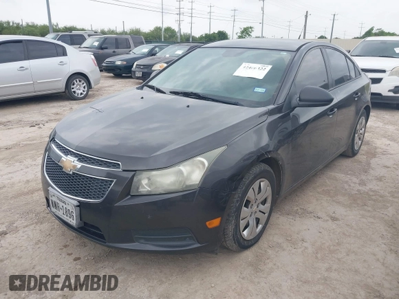2014 Chevrolet Cruze LS z VIN 1G1PA5SH7E7208234, wystawiony jako IAAI lot #42406322 z przebiegiem 171 414 mil mil oraz . Historia ofert i sprzedaży dostępna na DreamBid. Obrazek 2.