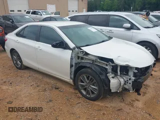 2017 Toyota Camry XLE z VIN 4T1BF1FK5HU304723, wystawiony jako IAAI lot #42203827 z przebiegiem 164 693 mil mil oraz . Historia ofert i sprzedaży dostępna na DreamBid. Obrazek 1.