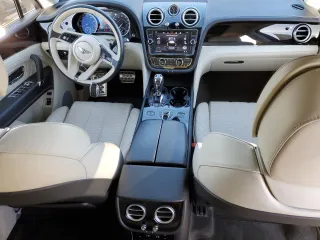 2018 Bentley Bentayga Signature z VIN SJAAC2ZV5JC017769, wystawiony jako Copart lot #80888443 z przebiegiem 24 775 mil mil oraz . Historia ofert i sprzedaży dostępna na DreamBid. Obrazek 8.