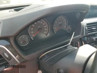2018 BMW M3 z VIN WBS8M9C51J5G86228, wystawiony jako Copart lot #43836665 z przebiegiem Nie podano mil oraz Szkoda całkowita • Salvage title. Historia ofert i sprzedaży dostępna na DreamBid. Obrazek 9.