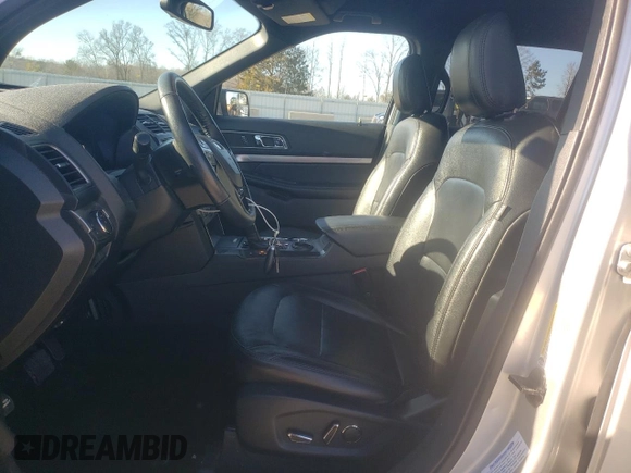 2018 Ford Explorer XLT z VIN 1FM5K7D88JGC25425, wystawiony jako Copart lot #89195105 z przebiegiem 99 890 mil mil oraz Szkoda całkowita • Salvage title. Historia ofert i sprzedaży dostępna na DreamBid. Obrazek 7.