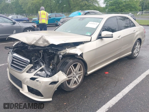 2010 Mercedes-Benz E 350 Luxury z VIN WDDHF8HBXAA082309, wystawiony jako IAAI lot #42333173 z przebiegiem 82 373 mil mil oraz . Historia ofert i sprzedaży dostępna na DreamBid. Obrazek 17.