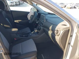 2021 Hyundai Kona SE with VIN KM8K12AA9MU667653, listed as a IAAI auction lot 41889973 with 30,399 mi miles and . Bid and sale history available at DreamBid. Image 5.
