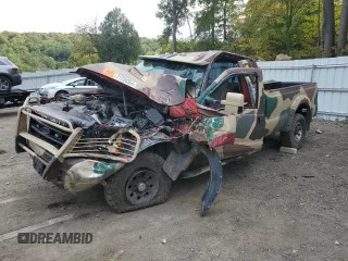 2001 Ford Super Duty F-250 XL with VIN 1FTNX21F51EA21401, listed as a Copart auction lot 71724304 with Not Provided miles and Salvage Title. Bid and sale history available at carsss.com. Image 1.