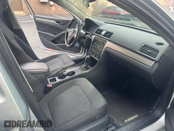 2014 Volkswagen Passat Wolfsburg Edition с VIN 1VWAT7A34EC065367, выставлен на аукционе Copart как лот 60574015 с пробегом 85 800 миль миль и Чистый • Clean title. История ставок и продаж доступна на DreamBid. Изображение 5.