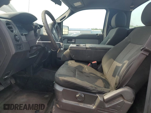 2014 Ford F-150 XL z VIN 1FTMF1EF5EKE51679, wystawiony jako Copart lot #59339595 z przebiegiem 145 237 mil mil oraz Czysty tytuł • Clean title. Historia ofert i sprzedaży dostępna na DreamBid. Obrazek 7.