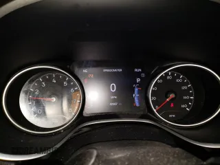 2018 Jeep Compass Latitude z VIN 3C4NJDBB0JT223491, wystawiony jako Copart lot #41495835 z przebiegiem 82 967 mil mil oraz Szkoda całkowita • Salvage title. Historia ofert i sprzedaży dostępna na DreamBid. Obrazek 9.