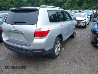 2013 Toyota Highlander Limited with VIN 5TDDK3EH2DS237488, listed as a IAAI auction lot 42672328 with 196,981 mi miles and . Bid and sale history available at DreamBid. Image 4.