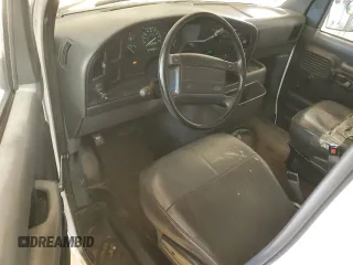 1996 Ford Econoline Cargo with VIN 1FTEE14Y6THB44560, listed as a Copart auction lot 48748825 with 92,895 mi miles and Salvage Title. Bid and sale history available at DreamBid. Image 8.