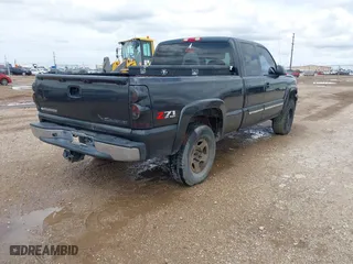 2004 Chevrolet Silverado 1500 Z71 with VIN 1GCEK19T74E208209, listed as a IAAI auction lot 41915790 with 1 mi miles. Bid and sale history available at carsss.com. Image 4.