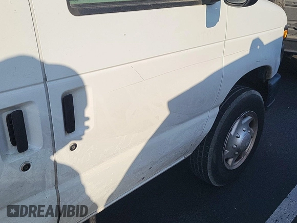 2013 Ford Econoline Cargo Commercial z VIN 1FTNE1EW1DDA61995, wystawiony jako IAAI lot #42516622 z przebiegiem 182 503 mil mil oraz . Historia ofert i sprzedaży dostępna na DreamBid. Obrazek 7.