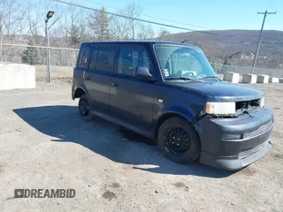 2006 Scion xB z VIN JTLKT324964093169, wystawiony jako IAAI lot #41715732 z przebiegiem 257 544 mil mil oraz . Historia ofert i sprzedaży dostępna na DreamBid. Obrazek 1.