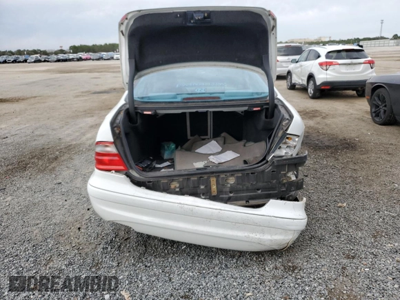 2001 Mercedes-Benz CLK 320/430 z VIN WDBLJ70GX1F185252, wystawiony jako Copart lot #38702633 z przebiegiem 117 864 mil mil oraz Szkoda całkowita • Salvage title. Historia ofert i sprzedaży dostępna na DreamBid. Obrazek 6.