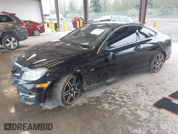 2014 Mercedes-Benz C 250 с VIN WDDGJ4HBXEG169195, выставлен на аукционе IAAI как лот 42013848 с пробегом 95 345 миль миль и . История ставок и продаж доступна на DreamBid. Изображение 2.