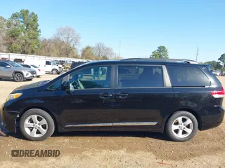 2012 Toyota Sienna LE AAS with VIN 5TDKK3DC6CS238848, listed as a IAAI auction lot 41728728 with 142,240 mi miles. Bid and sale history available at carsss.com. Image 15.