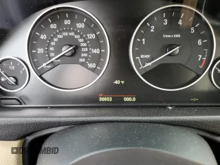 2015 BMW 3 Series 328i xDrive с VIN WBA3B5C5XFF960442, выставлен на аукционе Copart как лот 54366375 с пробегом 56 953 миль миль и Списание • Salvage title. История ставок и продаж доступна на DreamBid. Изображение 9.