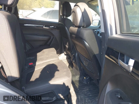 2014 Kia Sorento LX with VIN 5XYKTDA7XEG469374, listed as a IAAI auction lot 40531864 with 108,651 mi miles. Bid and sale history available at carsss.com. Image 8.