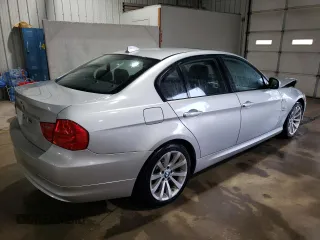 2011 BMW 3 Series 328i xDrive z VIN WBAPK5C50BA658828, wystawiony jako Copart lot #56841665 z przebiegiem 138 640 mil mil oraz Szkoda całkowita • Salvage title. Historia ofert i sprzedaży dostępna na DreamBid. Obrazek 3.
