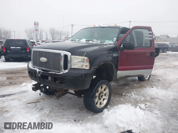 2005 Ford F-250 XL z VIN 1FTSW21515EC67798, wystawiony jako IAAI lot #41463473 z przebiegiem 221 075 mil mil oraz . Historia ofert i sprzedaży dostępna na DreamBid. Obrazek 16.