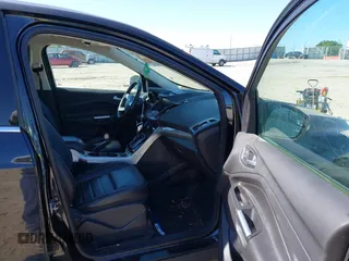2013 Ford Escape SEL with VIN 1FMCU0HX3DUC67212, listed as a IAAI auction lot 42045568 with 142,382 mi miles. Bid and sale history available at carsss.com. Image 5.