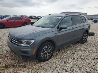 2021 Volkswagen Tiguan S z VIN 3VV1B7AX9MM012624, wystawiony jako Copart lot #55589435 z przebiegiem 61 343 mil mil oraz Szkoda całkowita • Salvage title. Historia ofert i sprzedaży dostępna na DreamBid. Obrazek 1.