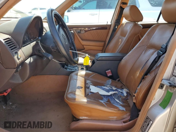 1995 Mercedes-Benz C with VIN WDBHA28E7SF255142, listed as a Copart auction lot 68411704 with 334,000 mi miles and Salvage Title. Bid and sale history available at carsss.com. Image 7.