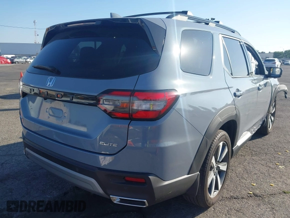 2023 Honda Pilot Elite with VIN 5FNYG1H83PB041264, listed as a IAAI auction lot 41637841 with 12,822 mi miles. Bid and sale history available at carsss.com. Image 4.