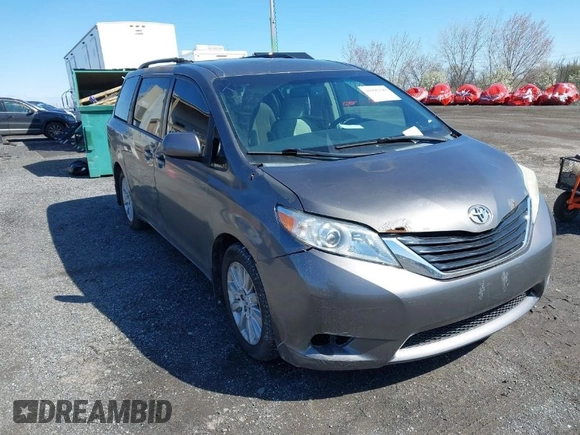 2011 Toyota Sienna LE with VIN 5TDJK3DC1BS016258, listed as a IAAI auction lot 41995140 with 200,903 mi miles. Bid and sale history available at carsss.com. Image 1.