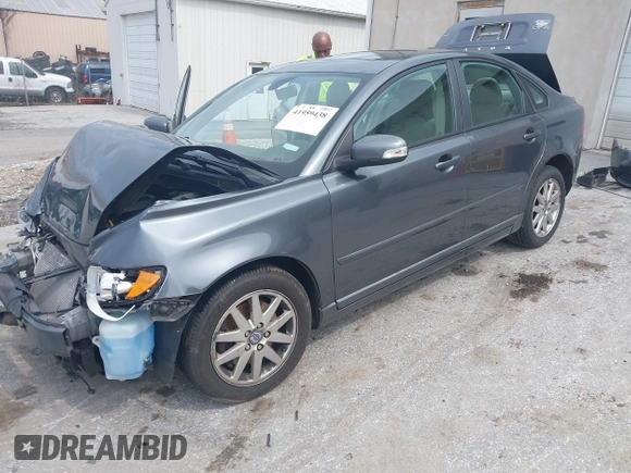 2009 Volvo S40 2.4L with VIN YV1MS382492458140, listed as a IAAI auction lot 41959438 with 119,499 mi miles. Bid and sale history available at carsss.com. Image 20.