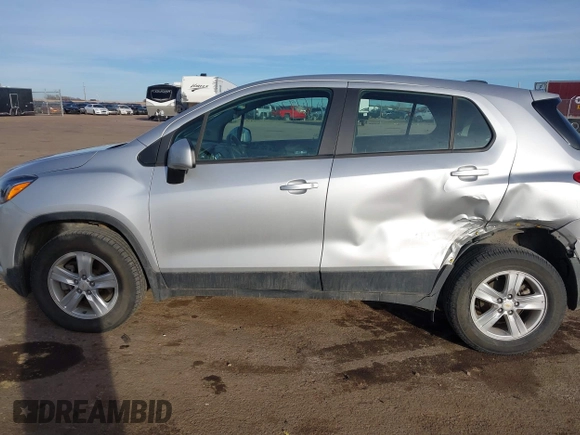 2018 Chevrolet Trax LS with VIN KL7CJNSB8JB607739, listed as a IAAI auction lot 41679761 with 58,123 mi miles and . Bid and sale history available at carsss.com. Image 14.