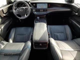 2018 Lexus LS with VIN JTHB51FF6J5004309, listed as a Copart auction lot 43911335 with 95,668 mi miles and Clean Title. Bid and sale history available at carsss.com. Image 8.