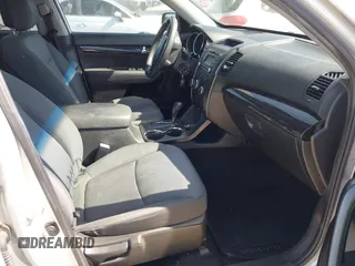 2012 Kia Sorento LX with VIN 5XYKT3A19CG292660, listed as a IAAI auction lot 41920369 with 157,469 mi miles. Bid and sale history available at carsss.com. Image 5.