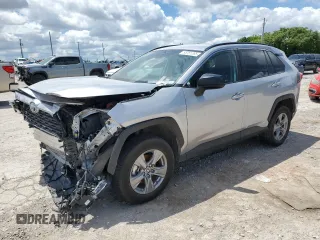 2023 Toyota RAV4 Hybrid LE z VIN 4T3LWRFV1PU108538, wystawiony jako Copart lot #55351265 z przebiegiem 43 586 mil mil oraz Szkoda całkowita • Salvage title. Historia ofert i sprzedaży dostępna na DreamBid. Obrazek 1.