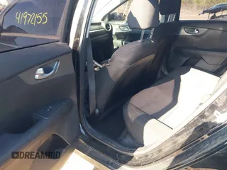 2020 Kia Forte LXS z VIN 3KPF24AD6LE147268, wystawiony jako IAAI lot #41972155 z przebiegiem 99 324 mil mil oraz . Historia ofert i sprzedaży dostępna na DreamBid. Obrazek 8.