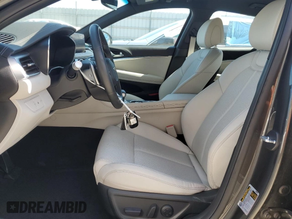 2025 Genesis G70 2.5T with VIN KMTG34SC4SU154731, listed as a Copart auction lot 58399565 with 11,260 mi miles and Clean title. Bid and sale history available at DreamBid. Image 7.