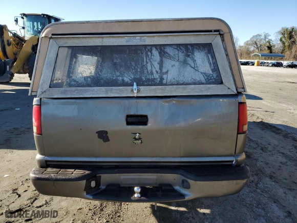 1998 Chevrolet S-10 LS with VIN 1GCCS1449WK105580, listed as a Copart auction lot 80820874 with 0 mi miles and Salvage Title. Bid and sale history available at carsss.com. Image 6.