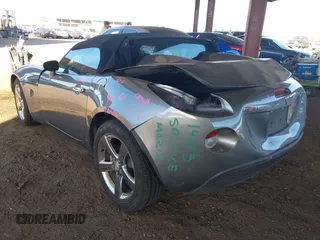 2006 Pontiac Solstice z VIN 1G2MB35B56Y112699, wystawiony jako IAAI lot #42279273 z przebiegiem 46 478 mil mil oraz . Historia ofert i sprzedaży dostępna na DreamBid. Obrazek 3.