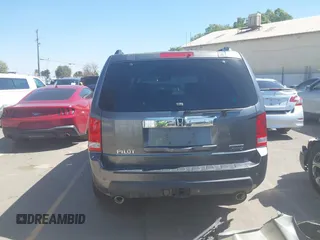 2011 Honda Pilot Touring with VIN 5FNYF4H96BB083532, listed as a IAAI auction lot 41926177 with 100,815 mi miles. Bid and sale history available at carsss.com. Image 17.