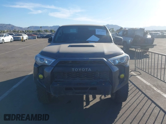 2018 Toyota 4Runner SR5 with VIN JTEBU5JR8J5512452, listed as a IAAI auction lot 41075690 with 52,750 mi miles. Bid and sale history available at carsss.com. Image 12.
