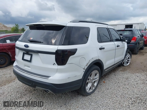 2018 Ford Explorer XLT with VIN 1FM5K8D82JGB43194, listed as a IAAI auction lot 39942301 with 123,033 mi miles and . Bid and sale history available at carsss.com. Image 13.