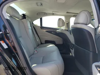 2015 Lexus LS 460 z VIN JTHBL5EF3F5137129, wystawiony jako Copart lot #54654675 z przebiegiem 62 489 mil mil oraz Szkoda całkowita • Salvage title. Historia ofert i sprzedaży dostępna na DreamBid. Obrazek 10.