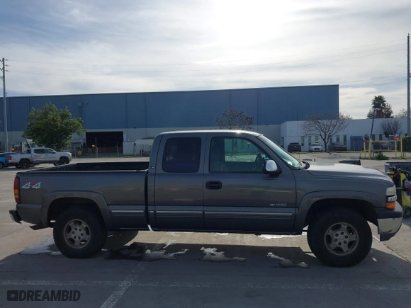2000 Chevrolet Silverado 1500 LT with VIN 1GCEK19T9YE254579, listed as a IAAI auction lot 41620450 with 292,768 mi miles. Bid and sale history available at carsss.com. Image 12.