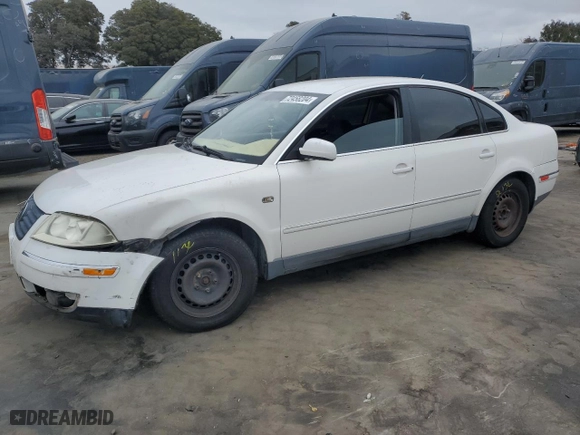 2002 Volkswagen Passat GLS with VIN WVWPD63B02P367932, listed as a Copart auction lot 72458204 with 252,329 mi miles and Salvage Title. Bid and sale history available at carsss.com. Image 1.