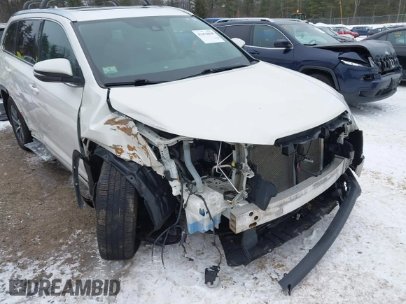 2018 Toyota Highlander SE z VIN 5TDJZRFH3JS556538, wystawiony jako IAAI lot #41470898 z przebiegiem 149 464 mil mil oraz . Historia ofert i sprzedaży dostępna na DreamBid. Obrazek 6.