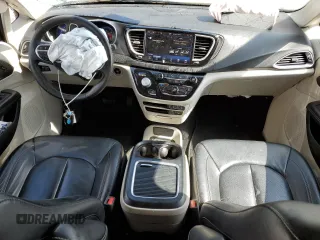 2022 Chrysler Pacifica Touring L with VIN 2C4RC1BG8NR158629, listed as a Copart auction lot 58541395 with 76,544 mi miles and Salvage title. Bid and sale history available at DreamBid. Image 8.